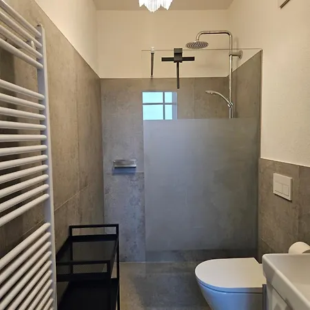 Lueginsland Apartment *